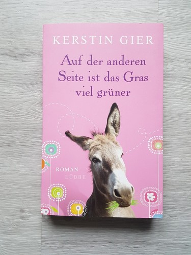 Buch auf der anderen - auf,